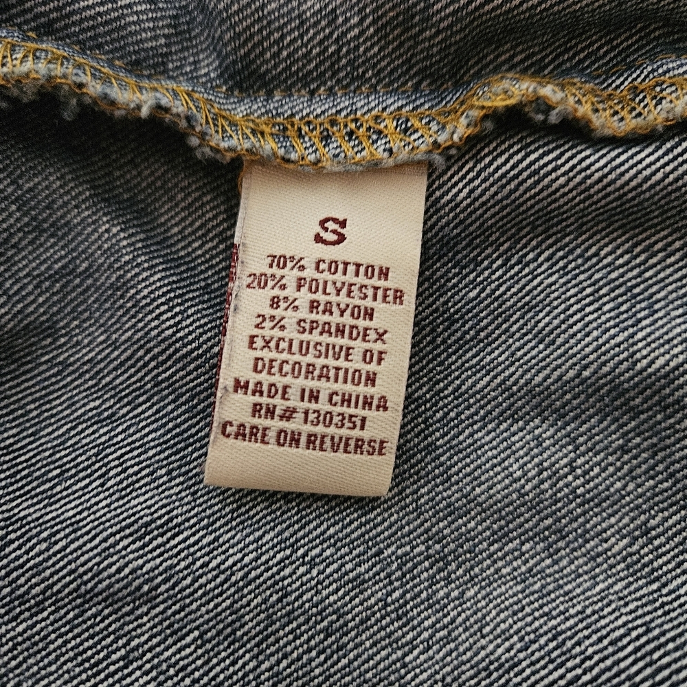 Mudd Denim Ombré Distressed Vest - Picture 5 of 7